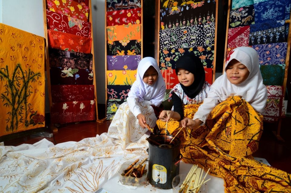 Jakarta: Bogor Botanical Gardens, With All Artists - Discover Batik Making in Bogor