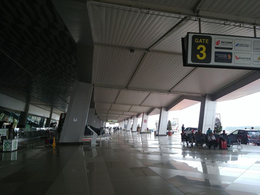 Jakarta Soekarno Hatta Airport Transfer - Luggage Assistance and Support