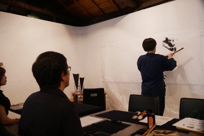 Japanese Calligraphy Experience in Tokyo at the Antique House - Guidance and Instruction