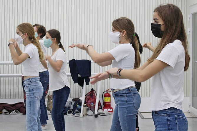 K-Pop Dance Class in Seoul, Korea With Pickup - Maximum Participants