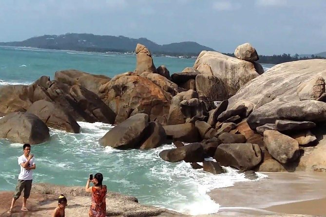 Ko Samui City Tour Including Wat Phra Yai, Lat Ko Viewpoint, Hin Ta Hin Yai Rock - Wat Phra Yai Highlights