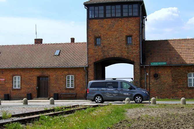Kraków & Auschwitz-Birkenau Concentration Camp Full-Day Trip From Warsaw - Common questions
