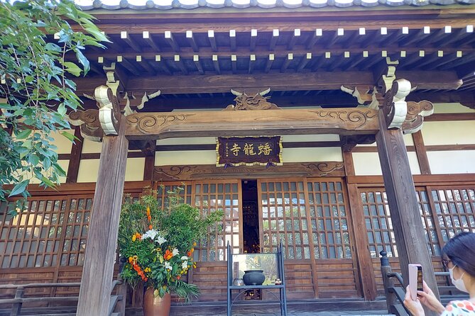 Licensed Guide Tokyo Seven Lucky Gods Temple and Shrine Tour - Logistics and Support Details