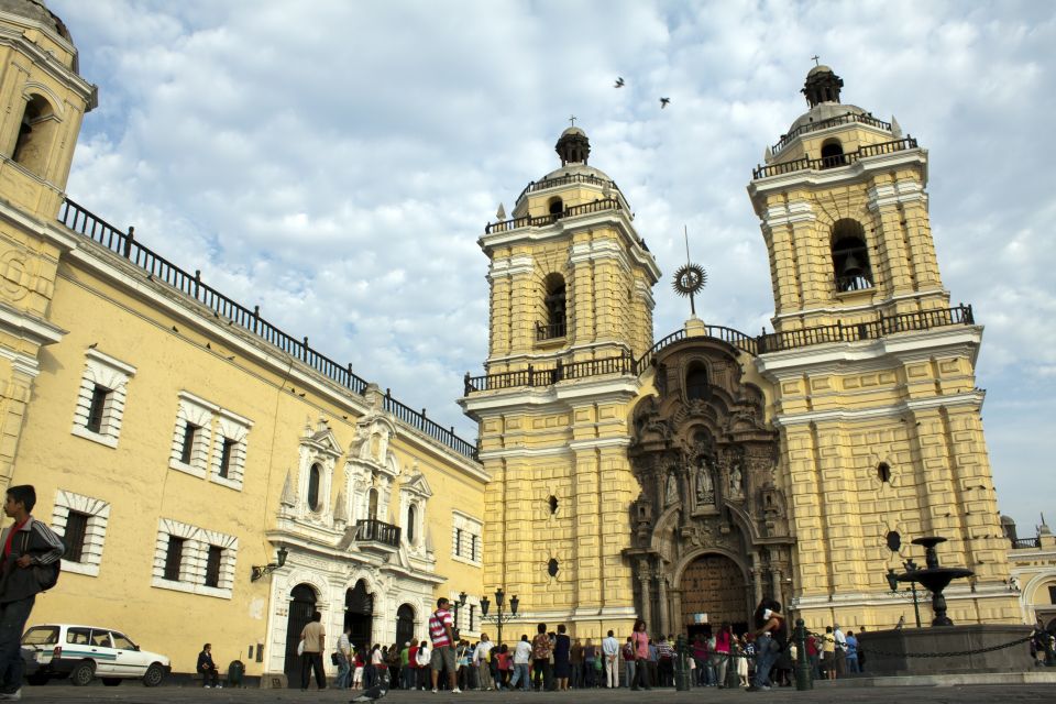 Lima: Private Tour Cathedral, San Francisco & Larco Museum - Pickup and Group Experience