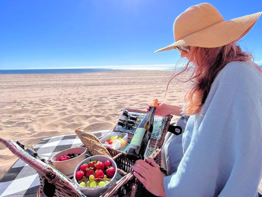 Lisbon: Beach Brunch Picnic With Set-Up and Transfers - Location Information