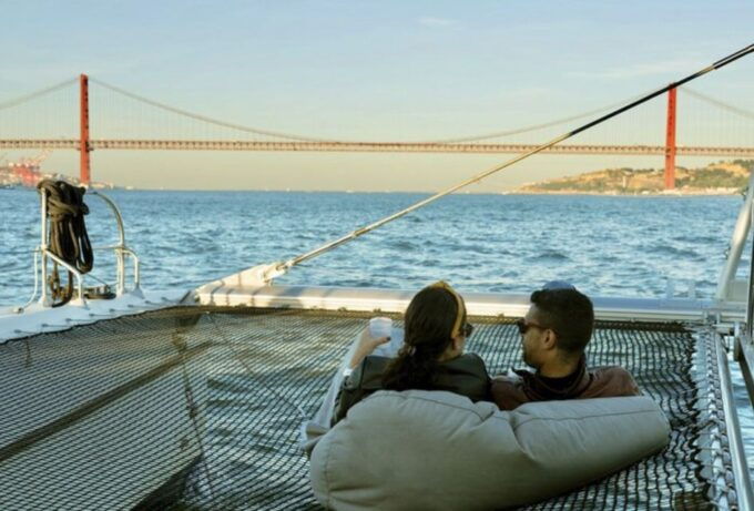 Lisbon: Catamaran Cultural Tour on Tagus River With Drink - Additional Tips for Participants