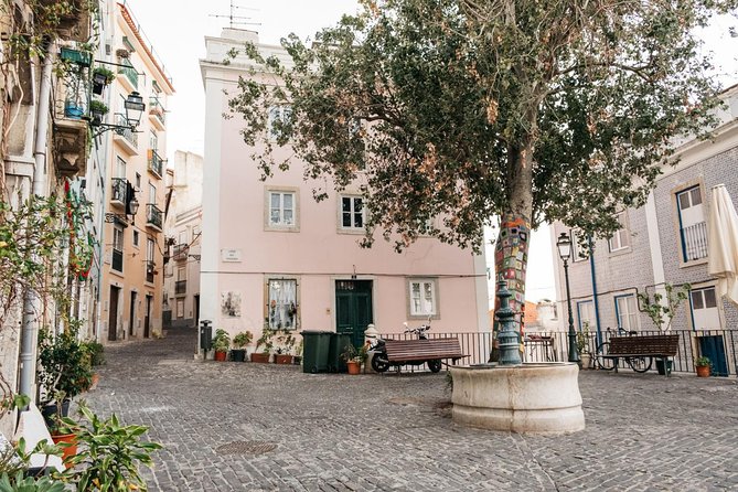 Lisbon Fado History Cultural Walking Tour - Famous Fado Artists and Performances