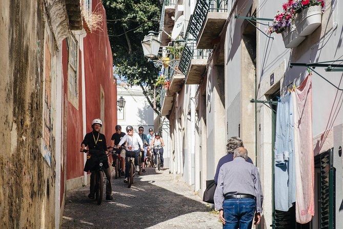 Lisbon Hills Electric Bike Guided Tour - Safety Briefing and Operational Procedures