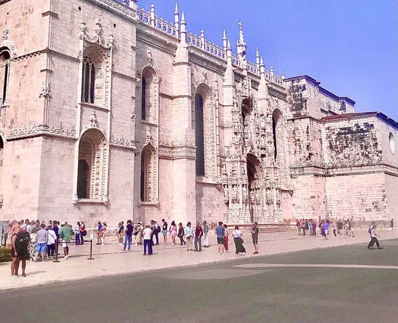 Lisbon: Private City Tour With Guide and Transportation - Comprehensive City Tour Details