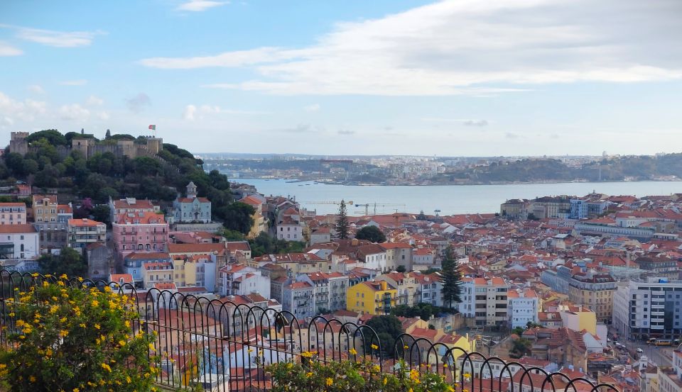 Lisbon: Private Tour Half-Day in Tesla Car - Itinerary Details