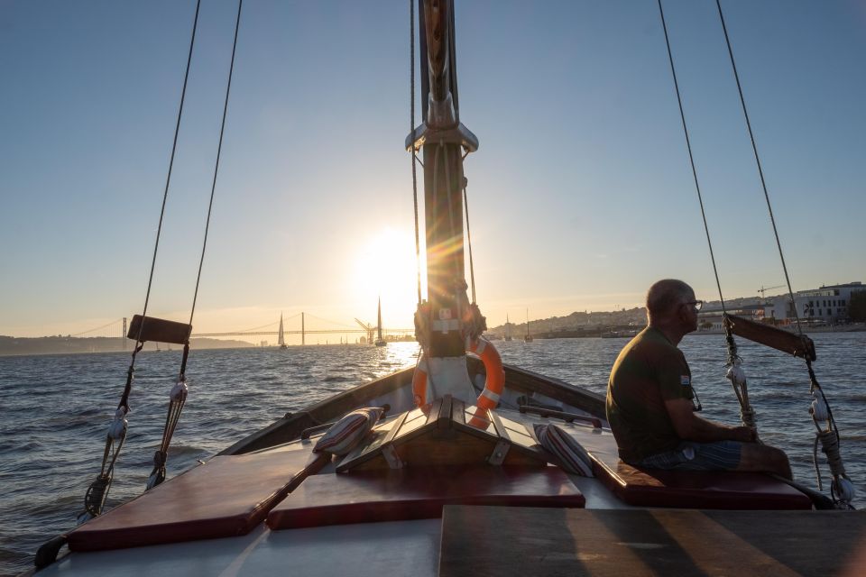 Lisbon: Sunset Tour Aboard a 1949 Traditional Boat - Highlights of the Boat Cruise