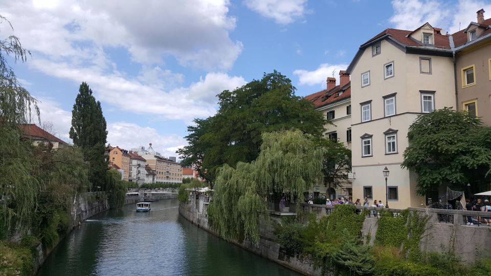 Ljubljana: Walking Tour With Licensed Guide - Inclusions
