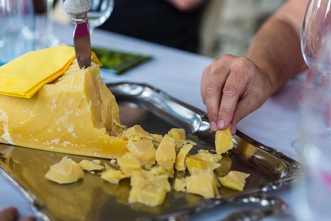 Lucerne CH Experience: Cheese, Chocolate, Chapel Bridge & Château - Sightseeing Opportunities