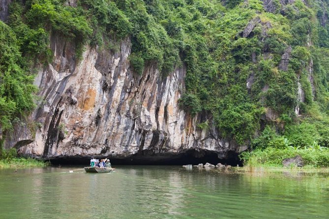 Luxury Hoa Lu Tam Coc Mua Cave 1 Day With Limousine Bus And Lunch - Delectable Vietnamese Lunch
