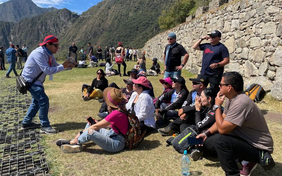 Machu Picchu: 1-Day Tour by Expedition or Voyager Train - Highlights