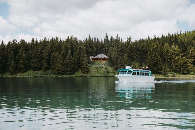 Maligne Lake Cruise - Booking and Reviews