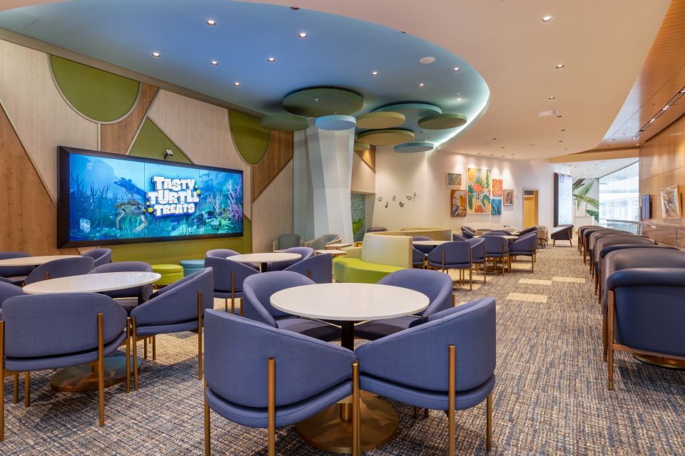 MCO Orlando International Airport: Plaza Premium Lounge - Customer Reviews