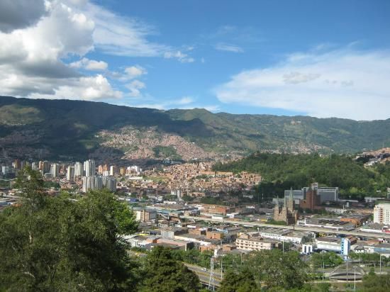 Medellin City, Comuna 13 and Arvi Park Private Tour - Helpful Information