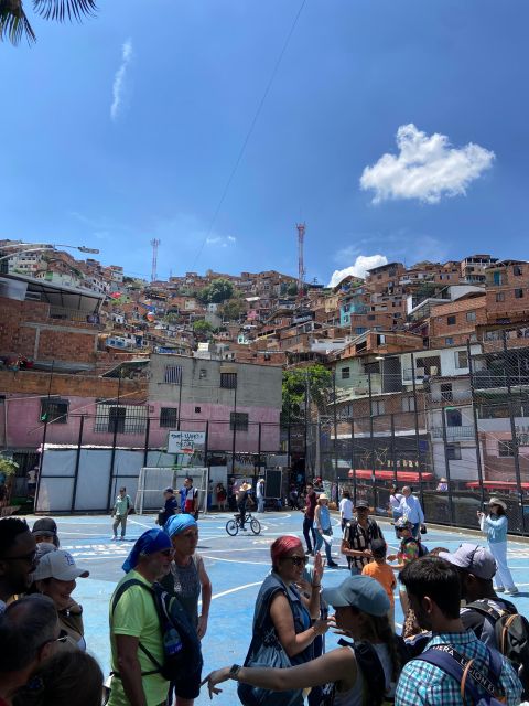 Medellin: Comuna 13 Street Art and Food - History and Local Culture