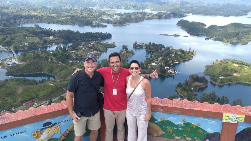 Medellin: Peñol Rock and Guatape Group Tour - Meeting Point Information