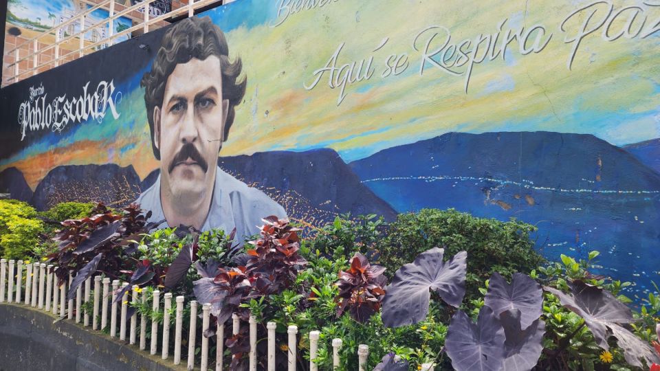 Medellín: Private Pablo Escobar Tour With Transportation - Cancellation Policy and Reservation Options