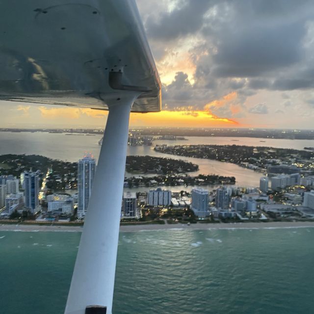 Miami: Romantic 1-Hour Private Flight Tour With Champagne - Romantic Experience Highlights