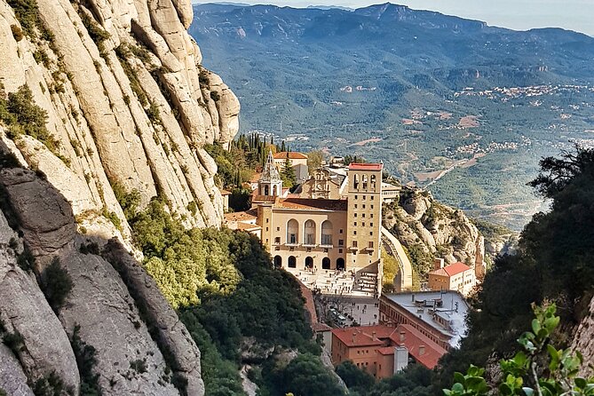 Montserrat Hiking Experience and Monastery With a Mountain Leader - Reviews and Traveler Feedback