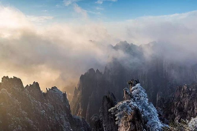 Mountain Huangshan Enthralled - Reviews and Ratings
