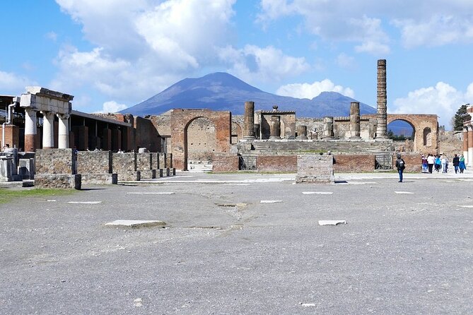 Mt. Vesuvius and Pompeii Full-Day Tour From Sorrento - Tour Experience