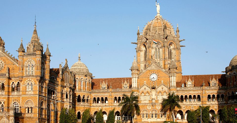 Mumbai: the Story of Mumbai Through Its Buildings - Artistic Influences in Mumbais Buildings