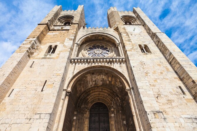 Mysteries of Alfama Outdoor Escape Game in Lisbon - Background Overview