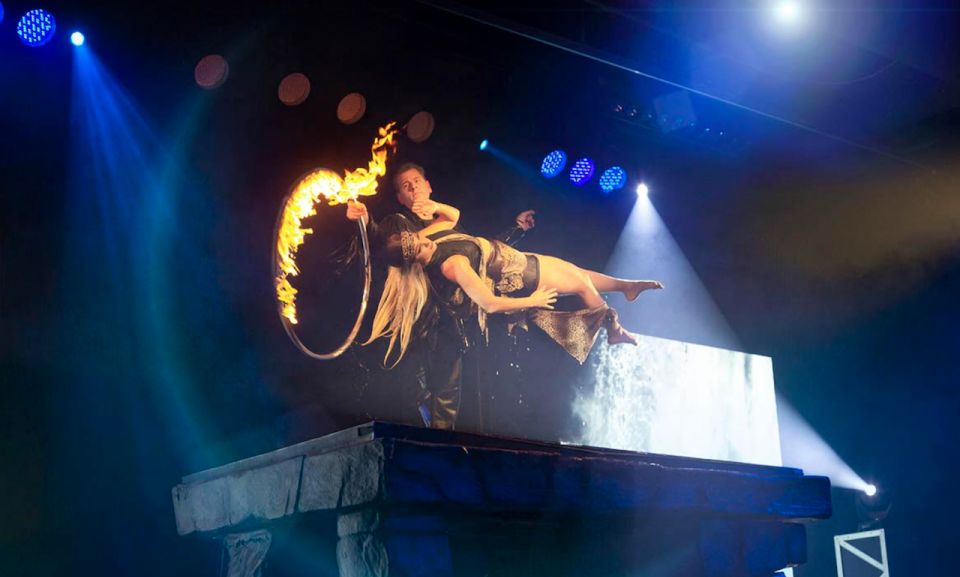 Niagara Falls, Canada: Wonders Magic Show Ticket - Review Summary