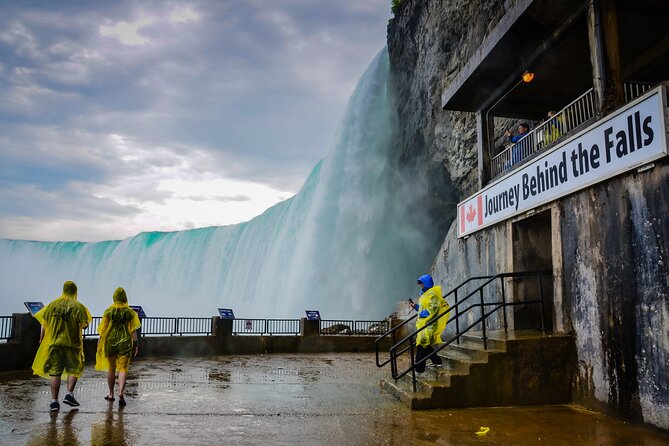 Niagara: Walking Tour Tickets to Journey Behind the Falls and Skylon Tower - Traveler Engagement