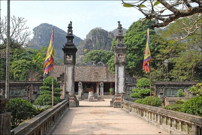 Ninh Binh Daily Tour: Hoa Lu - Tam Coc Boat Trip and Bike - Customer Reviews