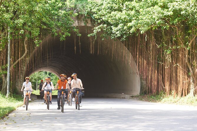 Ninh Binh Day Trip: Bai Dinh-Trang An-Mua Cave, Buffet, Boat, Bus - Bus Tour Inclusions