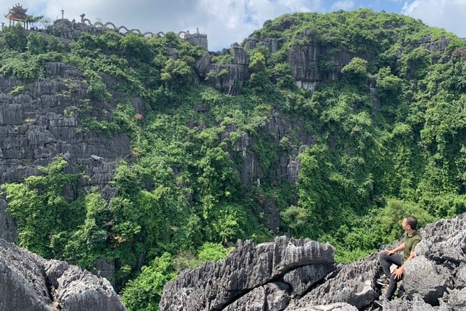 Ninh Binh Group Tour of 11 From Hanoi via Mua Cave Tam Coc Hoa Lu - Tam Coc Experience