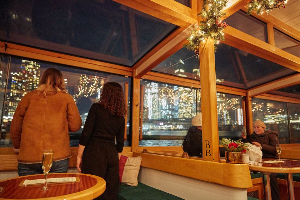 NYC: Night Holiday Lights and Cocoa Cruise - Inclusions