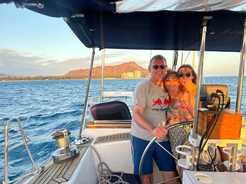 Oahu: Sunset Sailing in Small Intimate Groups - Benefits for Couples and Families