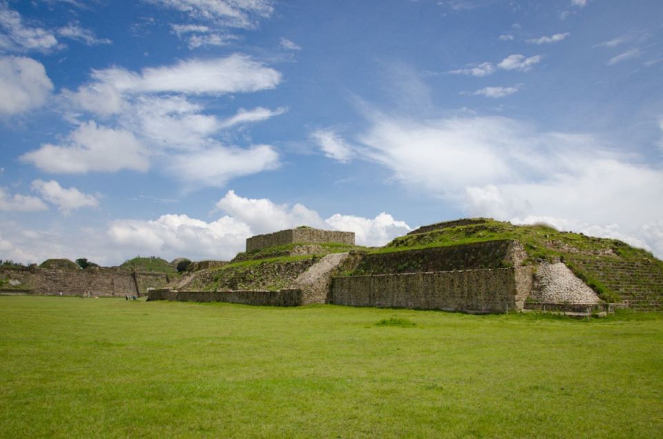 Oaxaca: Monte Alban Guided Archaeological Tour - Tour Guide Expertise