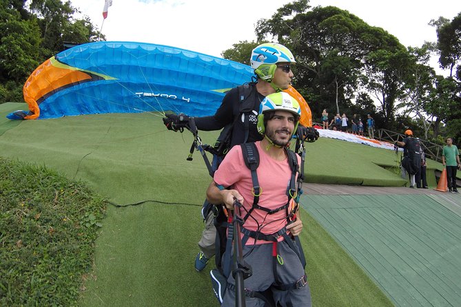 Paragliding Flight Experience In Rio De Janeiro