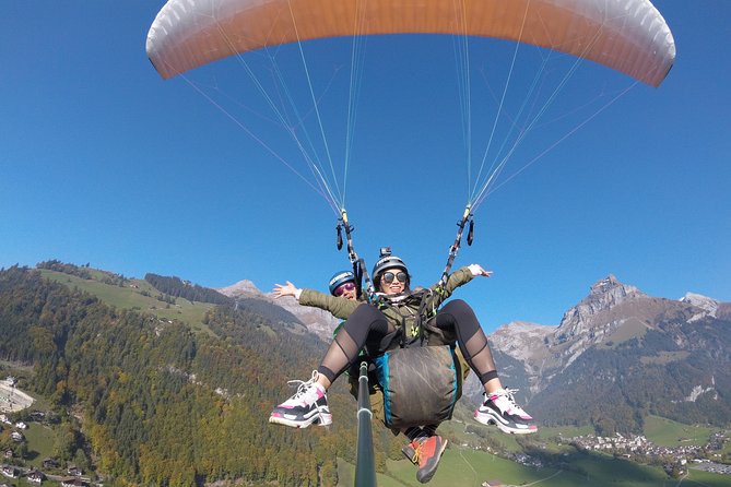 Paragliding Tandemflight Lucerne - Engelberg - Customer Interactions