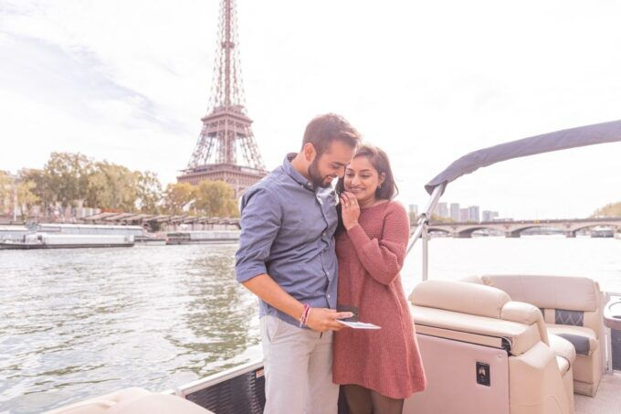 Paris Proposal / Private River Cruise Photographer 1h - Benefits