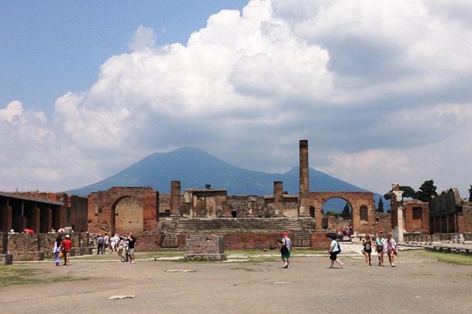 Pompeii Walking Tour With Guide for 2hr - Common questions