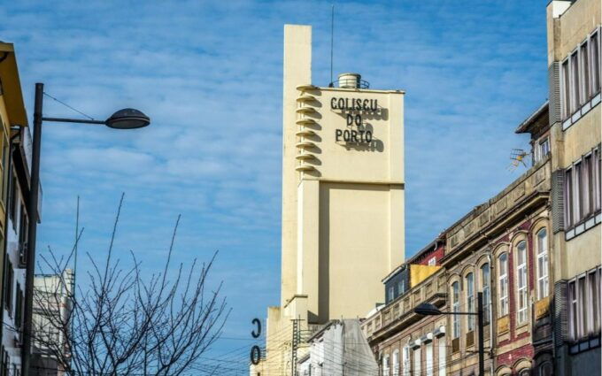 Porto's Old Town: Amazing Secrets and Fresh Scoops - Taking in Portos Old Town