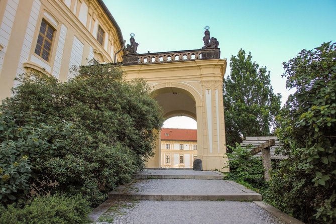 Prague Castle: SELF-GUIDED WALKING TOUR (Prague) - Meeting and Pickup Details