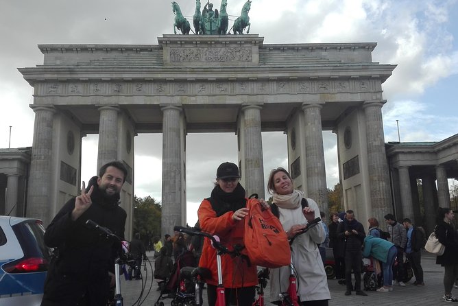 Private Berlin Bike Tour in Spanish or English - Inclusions and Amenities