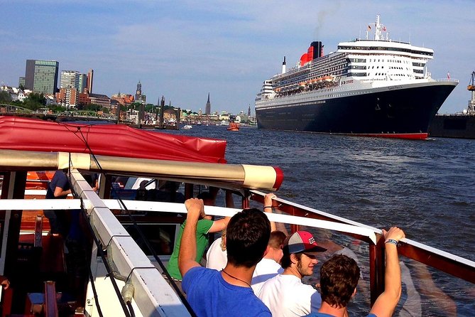 PRIVATE BOAT TOUR Through the Port of Hamburg - Booking Information