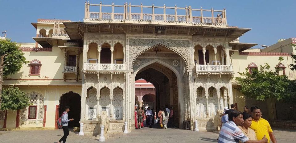 Private Full Day Jaipur City Tour With Guide - Shopping and Dining Experience