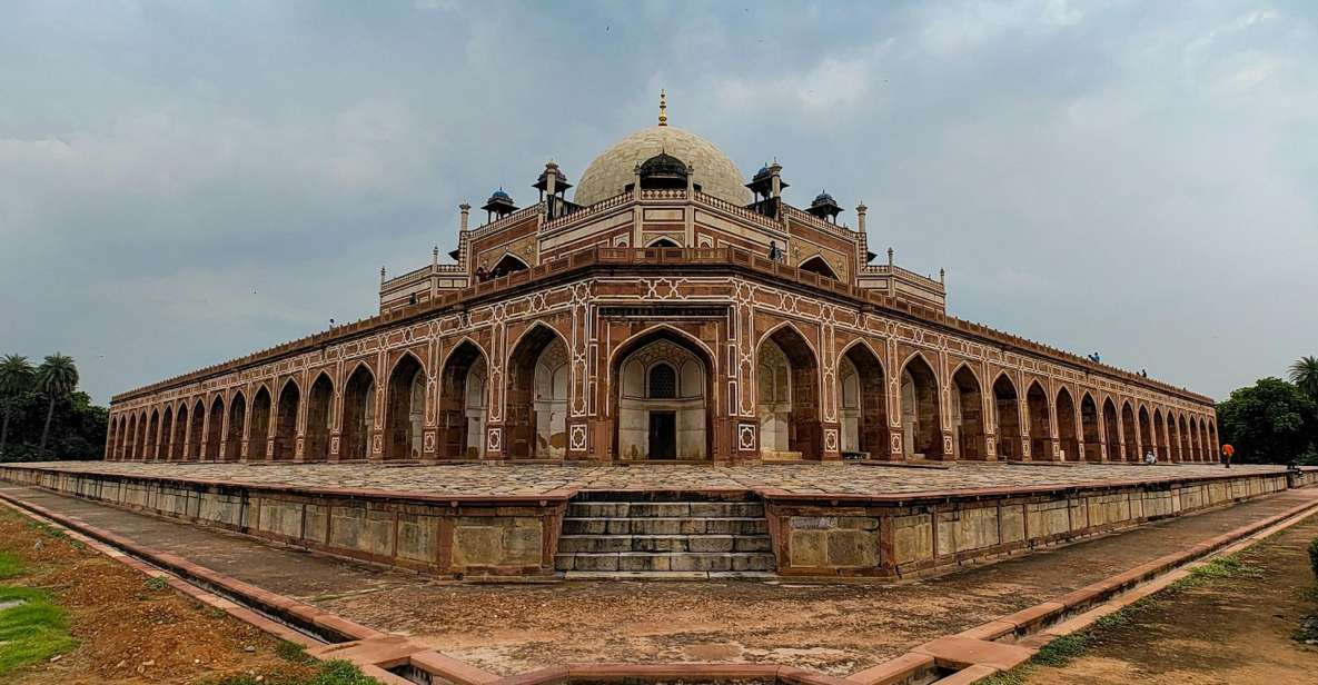 Private Guided Day Trip of Old & New Delhi by Car - Old Delhi Exploration