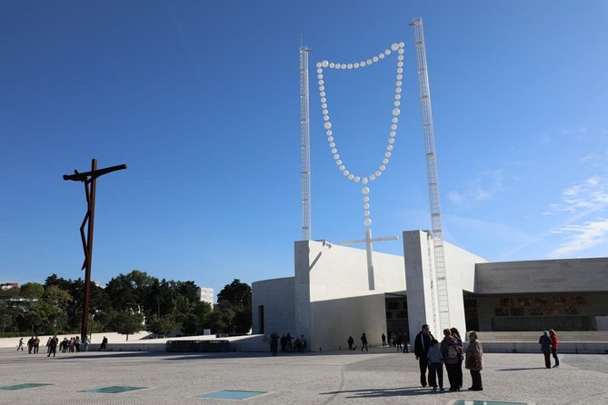 Private Half Day Tour to Fatima From Lisbon - Tour Guide Performance